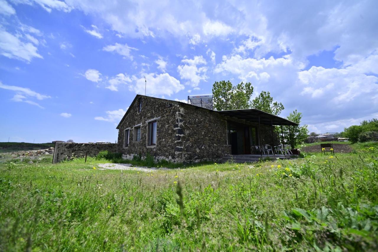Sevan Tarsus Guesthouse Tsovazard المظهر الخارجي الصورة
