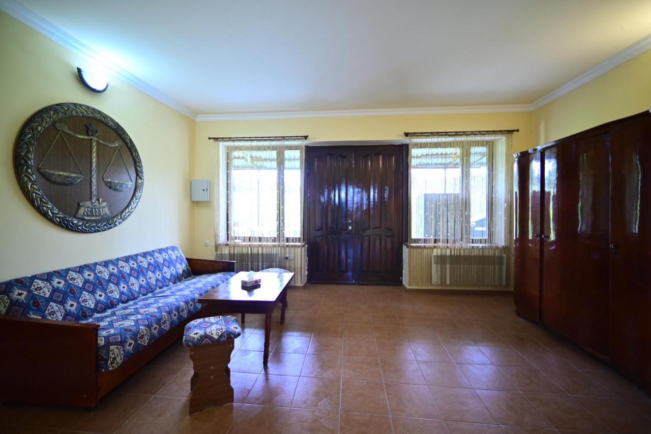Sevan Tarsus Guesthouse Tsovazard المظهر الخارجي الصورة